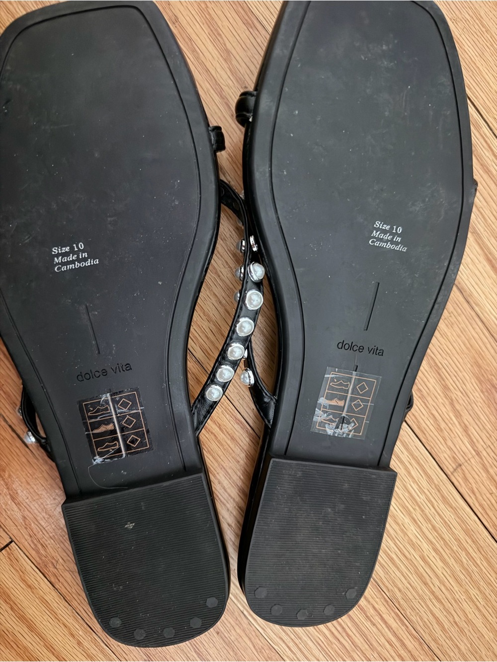 Dolce Vita Black Pearl-Embellished Thong Sandals - Picture 2 of 3